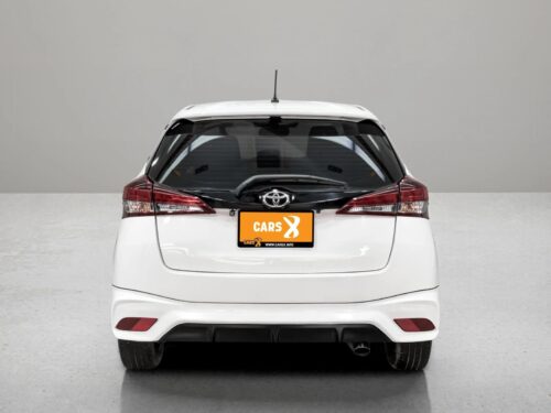 2021-toyota-yaris-1-2-sport-1n0078-slide-thumbnail-2