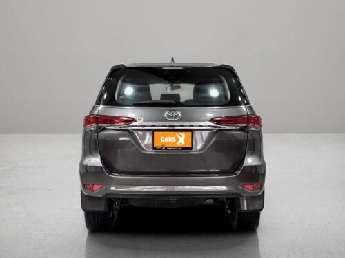 2018-toyota-fortuner-2-4-v-1d0047-slide-thumbnail-2