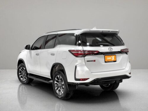 2022-toyota-fortuner-2-4-leader-v-1d0043-slide-thumbnail-3