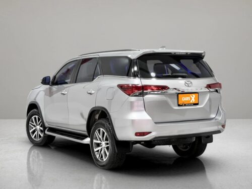 2017-toyota-fortuner-2-4-v-1d0038-slide-thumbnail-3