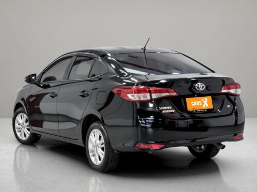 2018-toyota-yaris-ativ-1-2-e-1t0031-slide-thumbnail-3