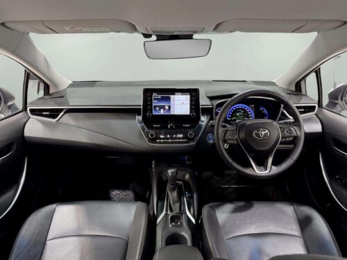 2020-toyota-corolla-altis-1-8-hybrid-high-1p2647v-slide-thumbnail-4