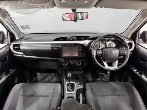 2024-toyota-hilux-revo-2-4-prerunner-entry-double-cab-1d0062-slide-thumbnail-4
