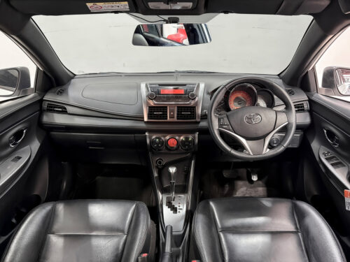 2016-toyota-yaris-1-2-g-1c0071-slide-thumbnail-4