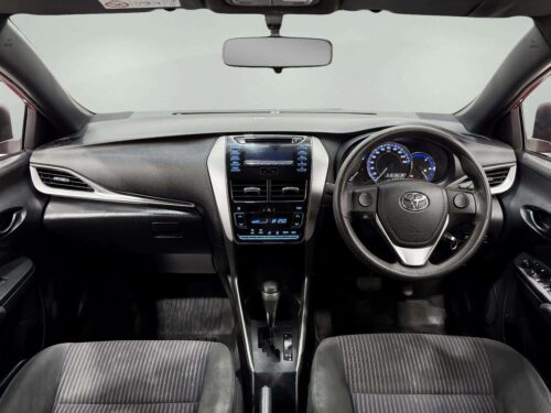 2018-toyota-yaris-1-2-e-1c0073v-slide-thumbnail-4