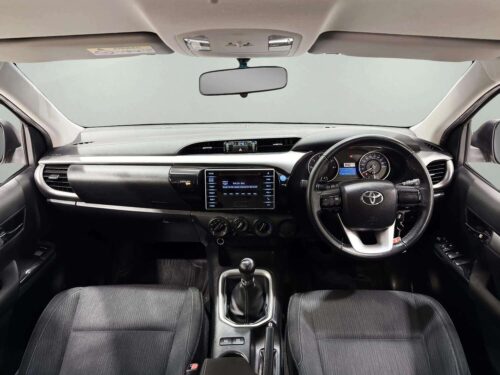 2019-toyota-hilux-revo-2-4-z-edition-e-double-cab-1t0027-slide-thumbnail-4