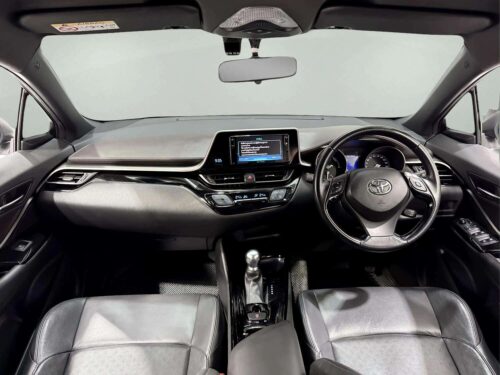 2019-toyota-c-hr-1-8-hv-mid-1a0037v-slide-thumbnail-4