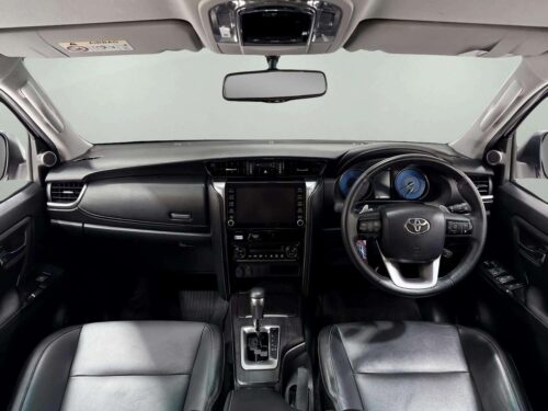 2022-toyota-fortuner-2-4-leader-v-1d0043-slide-thumbnail-4
