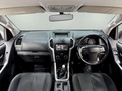 2017-isuzu-d-max-1-9-hi-lander-z-cab-4-1c0069-slide-thumbnail-4