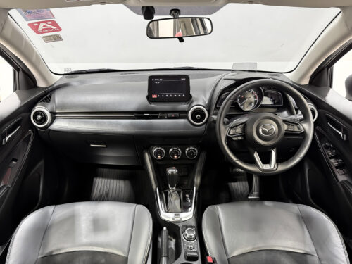 2021-mazda-2-1-3-s-leather-1t0030v-slide-thumbnail-4