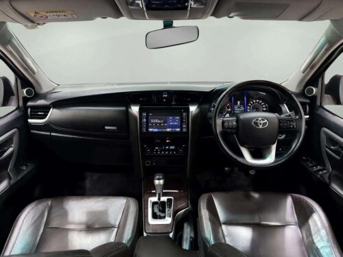 2018-toyota-fortuner-2-4-v-1d0047-slide-thumbnail-4
