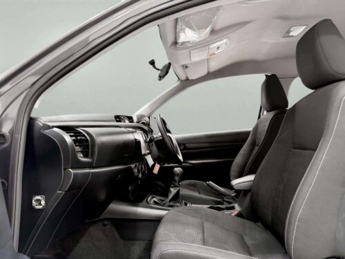 2024-toyota-hilux-revo-2-4-z-edition-entry-smart-cab-1d0046-slide-thumbnail-5