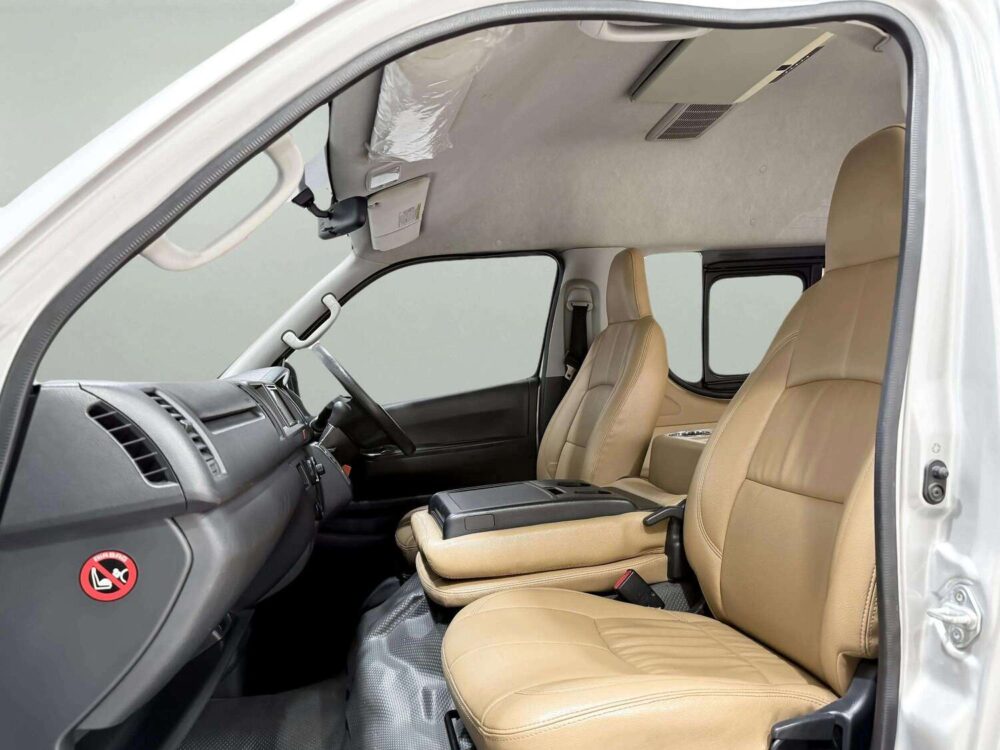 2017 TOYOTA COMMUTER 3.0 D4D  [1D0060] - 6