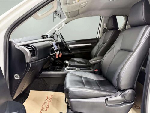 2022-toyota-hilux-revo-2-4-prerunner-mid-smart-cab-1d0037-slide-thumbnail-4