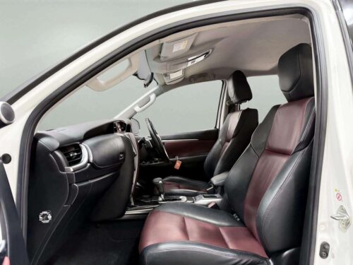 2017-toyota-fortuner-2-8-trd-sportivo-4wd-1p2660-slide-thumbnail-5