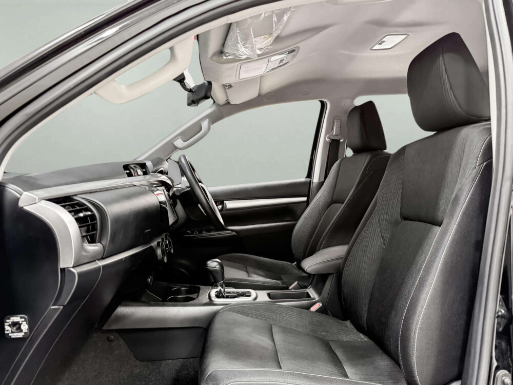 2024 TOYOTA HILUX REVO 2.4 PRERUNNER ENTRY DOUBLE CAB  [1D0062] - 6