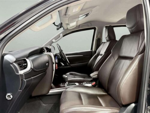 2019-toyota-fortuner-2-4-v-1c0066v-slide-thumbnail-5