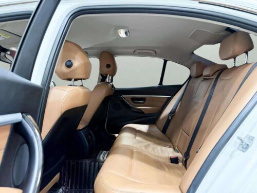 2018-bmw-320d-2-0-luxury-1p2693v-slide-thumbnail-6