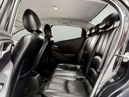 2017-mazda-2-1-3-high-connect-1s1319v-slide-thumbnail-6