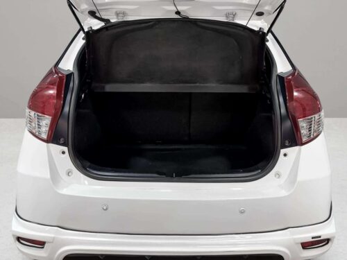 2016-toyota-yaris-1-2-g-1c0071-slide-thumbnail-7