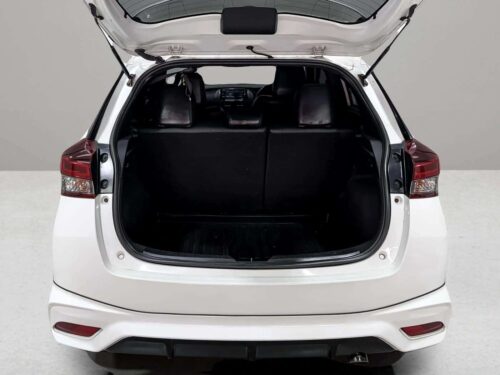 2021-toyota-yaris-1-2-sport-1n0078-slide-thumbnail-7