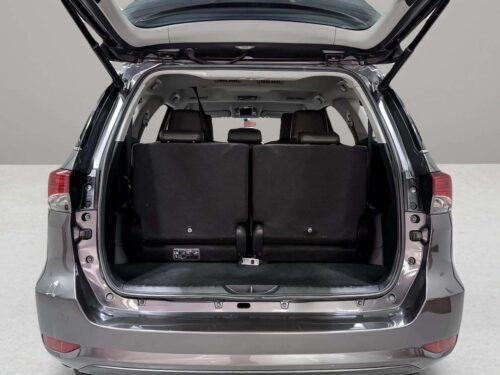 2018-toyota-fortuner-2-4-v-1d0047-slide-thumbnail-7