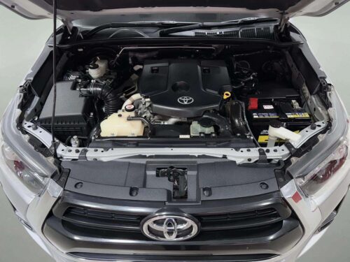 2022-toyota-hilux-revo-2-4-z-edition-entry-smart-cab-1n0072-slide-thumbnail-8