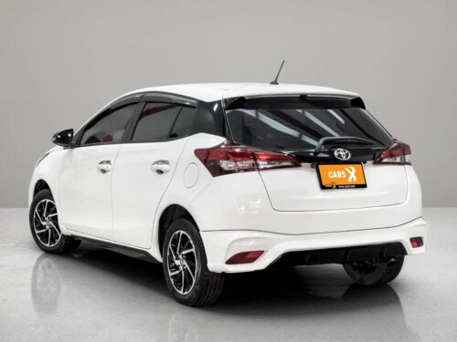 2021-toyota-yaris-1-2-sport-1n0078-slide-thumbnail-3