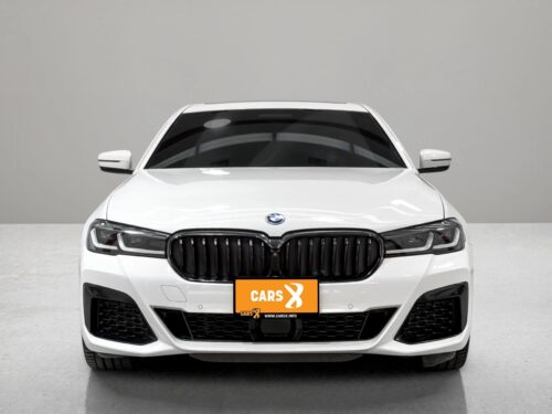 2024-bmw-530e-2-0-m-sport-1p2697-slide-thumbnail-1