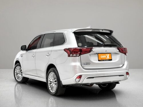 2021-mitsubishi-outlander-phev-2-4-gt-4wd-1p2713-slide-thumbnail-3