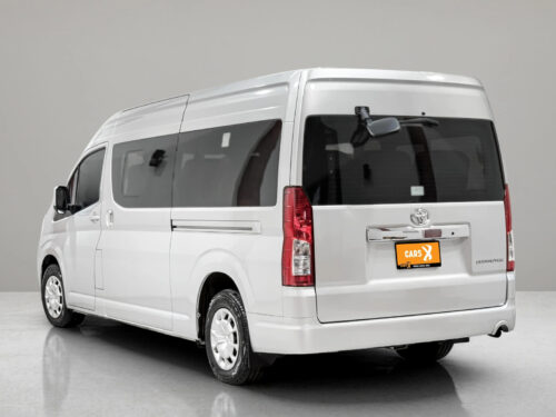 2020-toyota-commuter-2-8-1p2704-slide-thumbnail-2