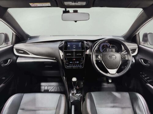 2020-toyota-yaris-1-2-high-cross-1c0076v-slide-thumbnail-4