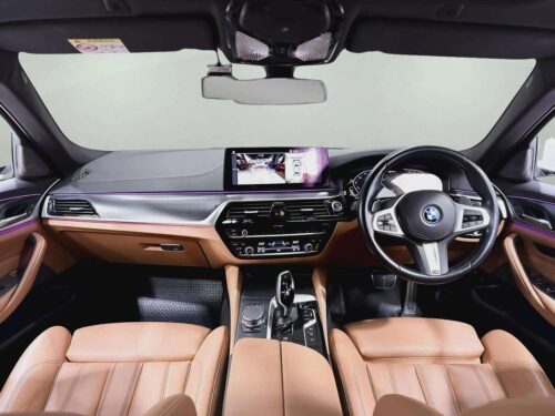 2024-bmw-530e-2-0-m-sport-1p2697-slide-thumbnail-4