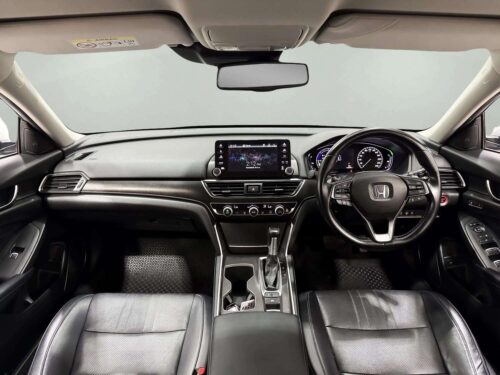 2020-honda-accord-2-0-hybrid-1p2695-slide-thumbnail-4