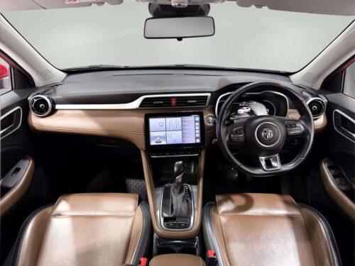 2021-mg-zs-1-5-x-plus-1c0083-slide-thumbnail-4