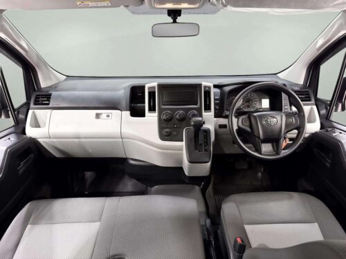 2023-toyota-commuter-2-8-1p2725v-slide-thumbnail-4