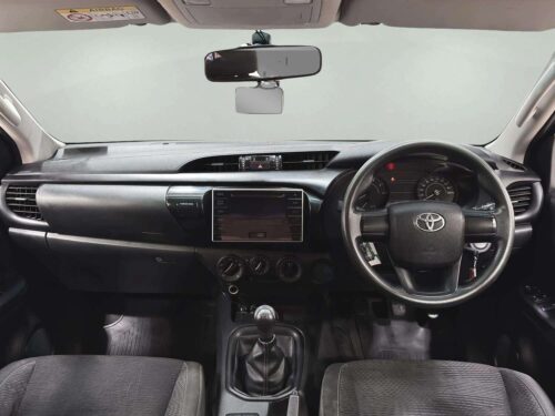 2018-toyota-hilux-revo-2-4-j-plus-prerunner-smart-cab-1p2719v-slide-thumbnail-4