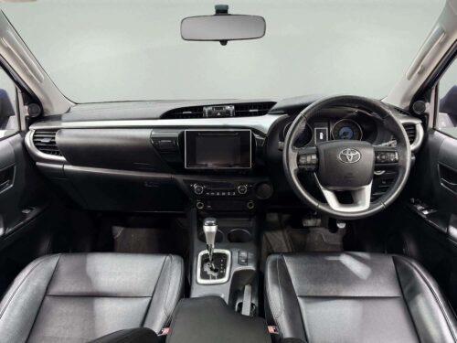 2015-toyota-hilux-revo-2-4-g-prerunner-smart-cab-1t0033-slide-thumbnail-4