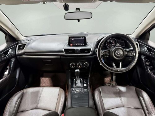 2017-mazda-3-2-0-s-1a0045v-slide-thumbnail-4