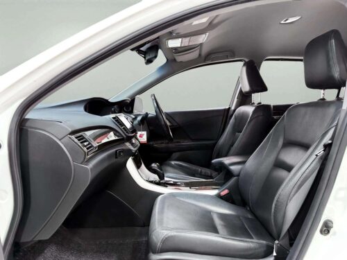 2015-honda-accord-2-0-el-1s1324v-slide-thumbnail-5