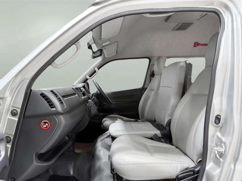 2019 TOYOTA COMMUTER 3.0 D4D  [1D0084] - 6