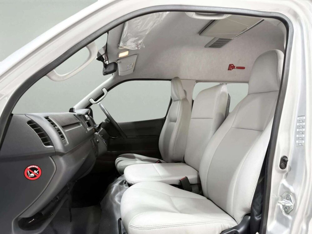 2019 TOYOTA COMMUTER 3.0 D4D  [1D0085] - 6