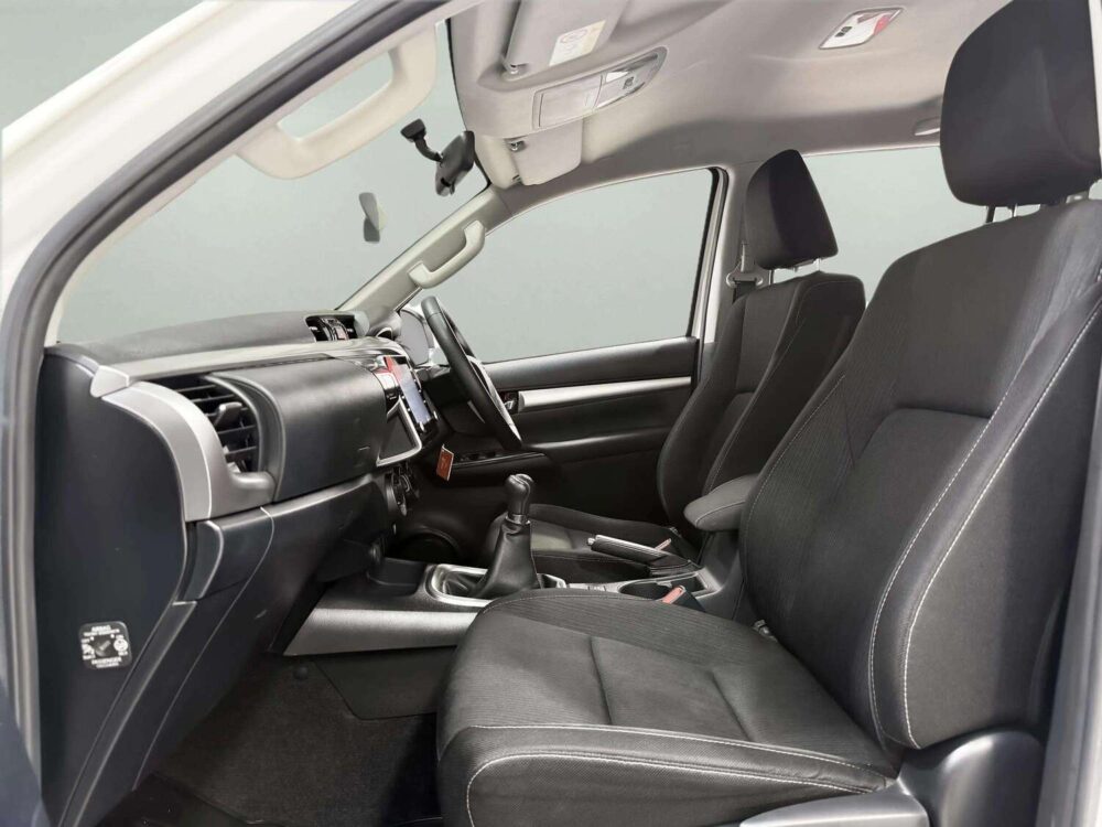 2021 TOYOTA HILUX REVO 2.4 PRERUNNER MID DOUBLE CAB  [1T0038] - 6