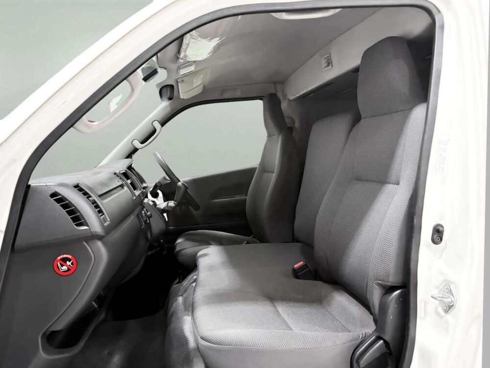 2018 TOYOTA HIACE 3.0 ECONOMY D4D  [1D0072V] - 6