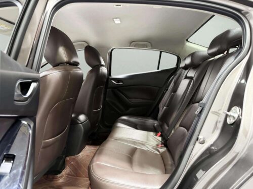 2017-mazda-3-2-0-s-1a0045v-slide-thumbnail-6