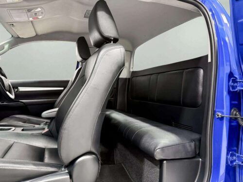 2015-toyota-hilux-revo-2-4-g-prerunner-smart-cab-1t0033-slide-thumbnail-6
