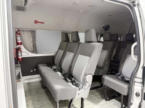 2019-toyota-commuter-3-0-d4d-1d0084-slide-thumbnail-6