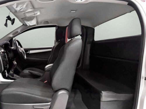 2019-isuzu-d-max-1-9-l-hi-lander-1c0042v-slide-thumbnail-6