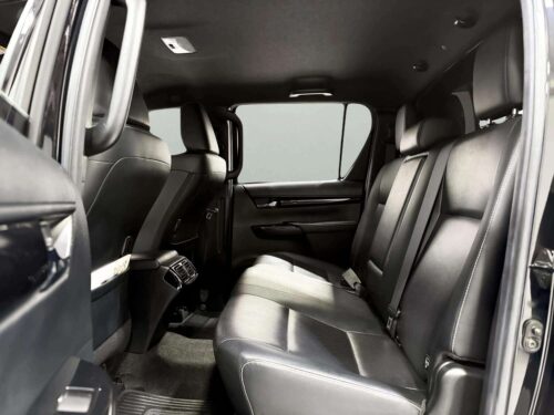 2019-toyota-hilux-revo-2-4-g-prerunner-rocco-double-cab-1t0037-slide-thumbnail-6