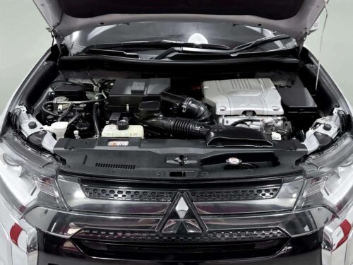 2021-mitsubishi-outlander-phev-2-4-gt-4wd-1p2713-slide-thumbnail-8